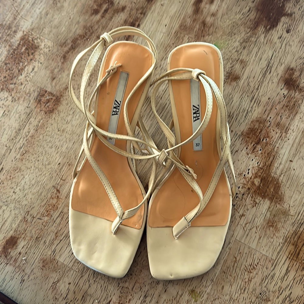 Zara heels women’s size 37 (size 7)